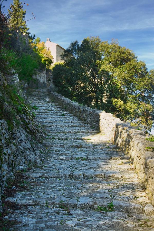 Le Castelas Aigueze Dış mekan fotoğraf